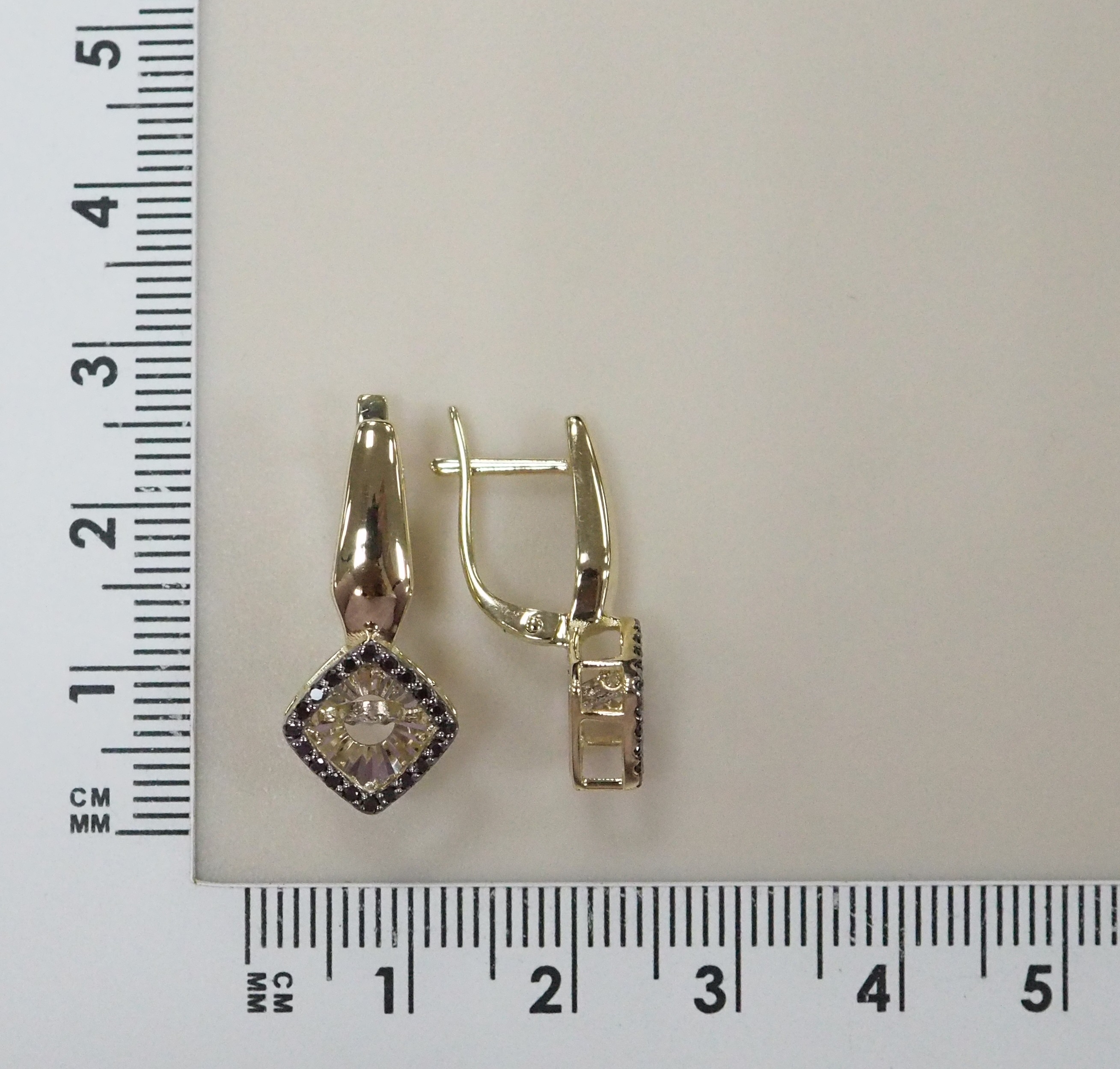 10511-001039 Серьги (Au 585)